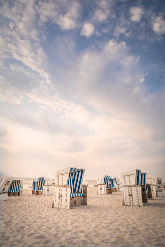 Plakat Blue and white - beach chairs and sky on Sylt