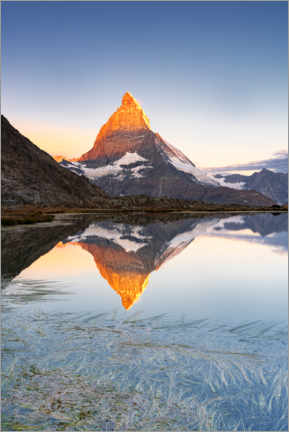Akrylbilde  Matterhorn at sunrise from Riffelsee lake, Zermatt, Switzerland - Roberto Sysa Moiola