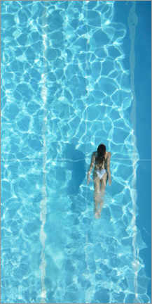 Plakat  Woman in swimming pool - CM8k