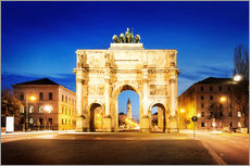 Selvklebende plakat  Victory Arch in Munich at night